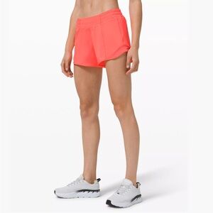 Lululemon Hotty Hot Low-rise lined short 4”